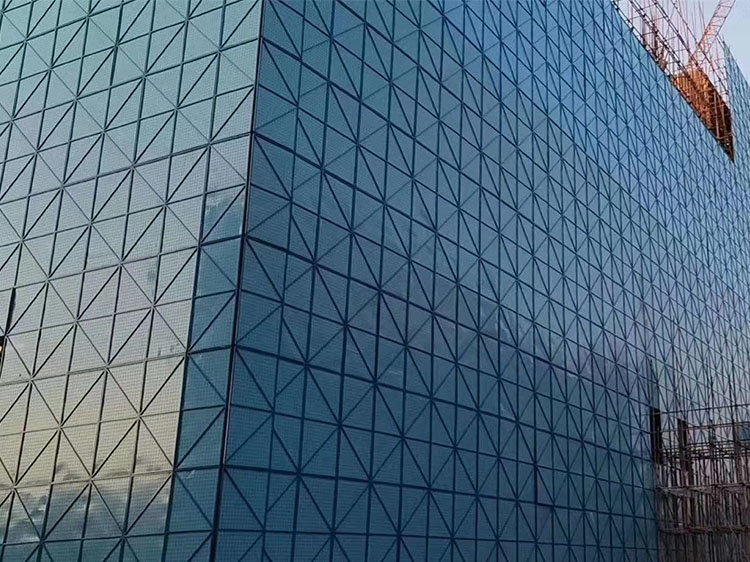 爬架網(wǎng)安裝效果